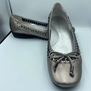 Naturalizer Womens Silver  Round Toe Flats, Silver, Size 8M